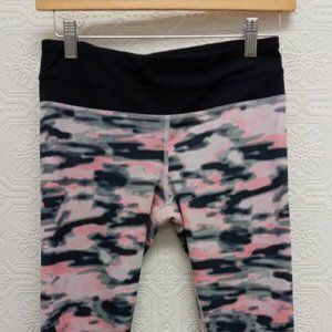Lululemon Pink & Black Fadeout Camo Athletic Wear Pull On 7/8 Leggings Size 4